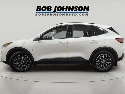 Star White Metallic Tri-Coat 2022 Ford Escape SEL