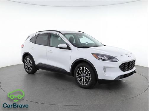 Star White Metallic Tri-Coat 2022 Ford Escape SEL