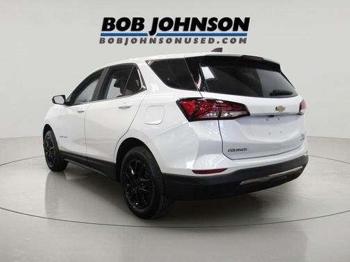 Iridescent Pearl Tricoat 2023 Chevrolet Equinox 1LT