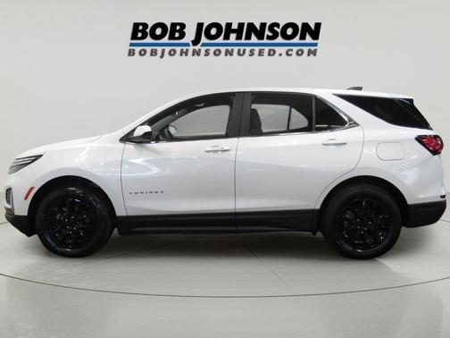 Iridescent Pearl Tricoat 2023 Chevrolet Equinox 1LT