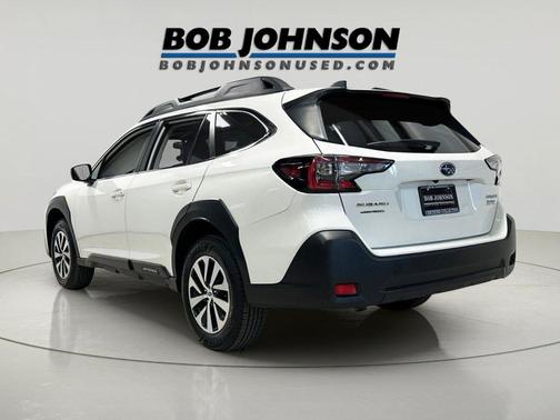 Crystal White Pearl 2024 Subaru Outback Premium