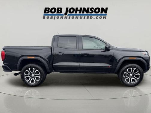 Onyx Black 2024 GMC Canyon AT4