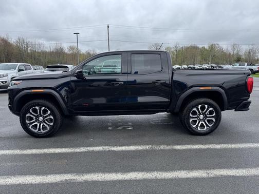 Onyx Black 2024 GMC Canyon AT4