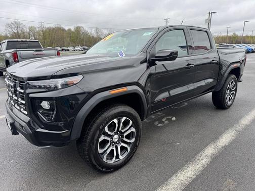 Onyx Black 2024 GMC Canyon AT4