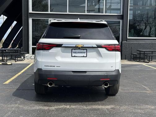 Summit White 2023 Chevrolet Traverse LT Cloth
