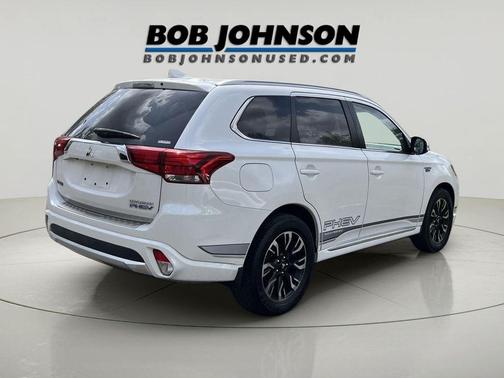 Diamond White Pearl 2018 Mitsubishi Outlander PHEV SEL