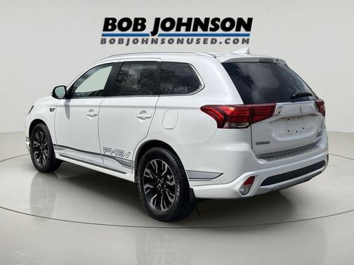 Diamond White Pearl 2018 Mitsubishi Outlander PHEV SEL