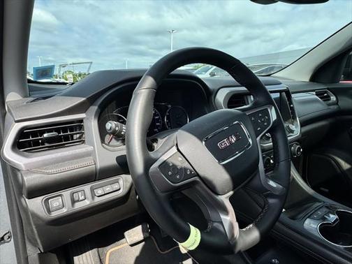 2023 GMC Acadia AWD AT4