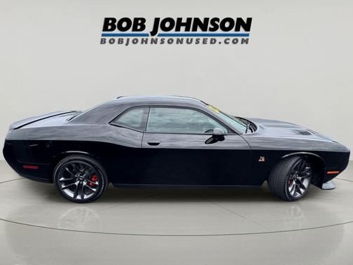 Pitch Black Clearcoat 2022 Dodge Challenger R/T Scat Pack