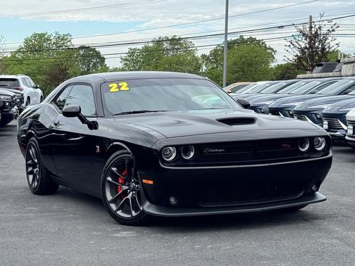 Pitch Black Clearcoat 2022 Dodge Challenger R/T Scat Pack