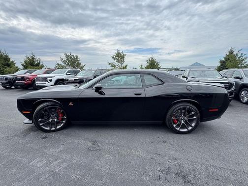 Pitch Black Clearcoat 2022 Dodge Challenger R/T Scat Pack