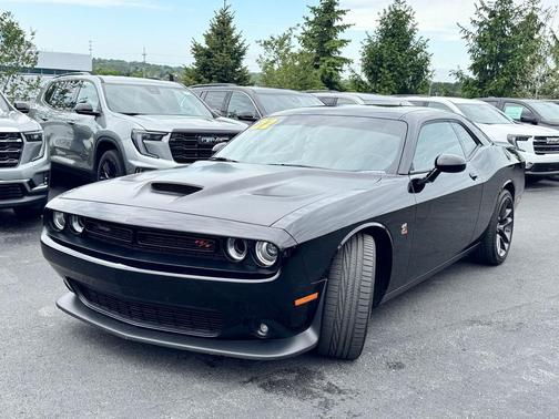 Pitch Black Clearcoat 2022 Dodge Challenger R/T Scat Pack