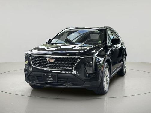 Stellar Black Metallic 2024 Cadillac XT4 Luxury