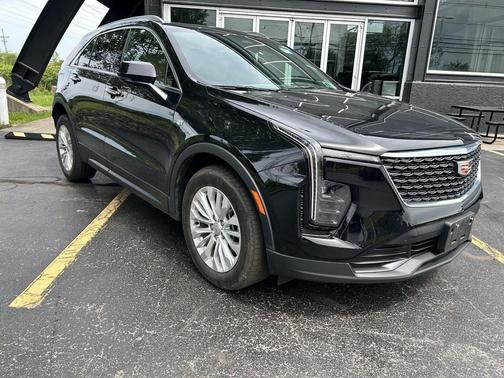 Stellar Black Metallic 2024 Cadillac XT4 Luxury