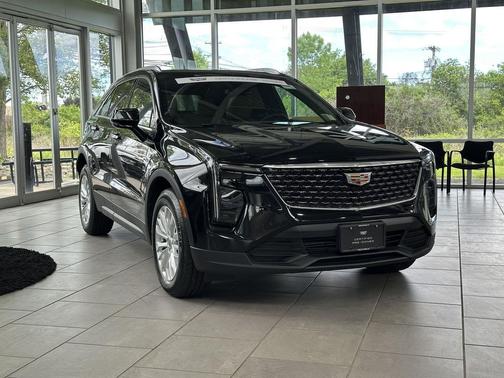 Stellar Black Metallic 2024 Cadillac XT4 Luxury