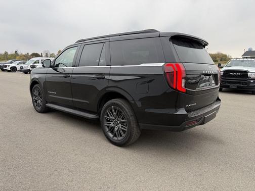 Agate Black Metallic 2027 Ford Expedition Platinum