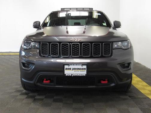 Granite Crystal Metallic Clearcoat 2021 Jeep Grand Cherokee Trailhawk