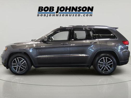 Granite Crystal Metallic Clearcoat 2021 Jeep Grand Cherokee Trailhawk