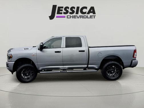 2024 RAM 3500 Tradesman Crew Cab 4x4 6'4' Box