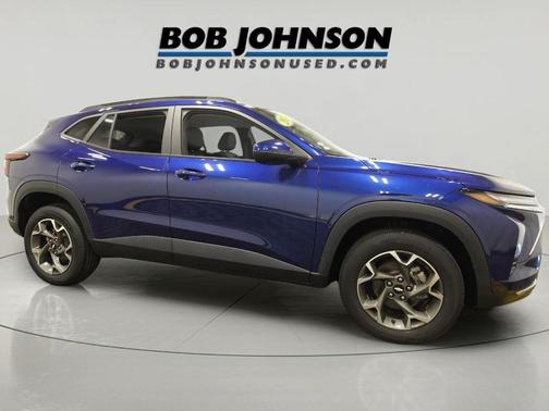 Blue Glow Metallic 2024 Chevrolet Trax LT