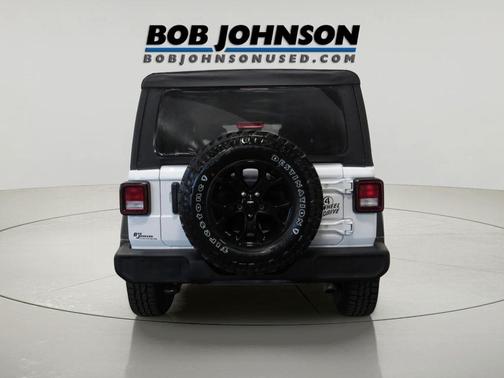Bright White Clearcoat 2023 Jeep Wrangler Willys