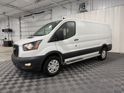 Oxford White 2024 Ford Transit-250 Base
