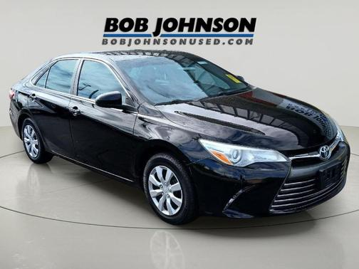 Midnight Black Metallic 2016 Toyota Camry XSE