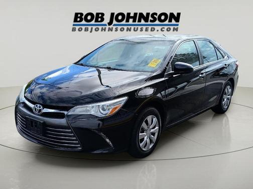 Midnight Black Metallic 2016 Toyota Camry XSE
