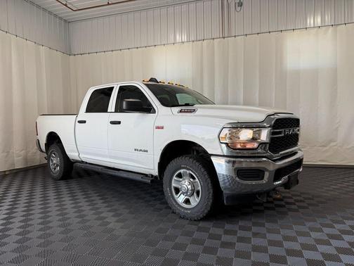 2019 RAM 2500 Tradesman Crew Cab 4x4 6'4' Box