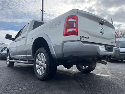 2022 RAM 2500 Laramie Crew Cab 4x4 6'4' Box