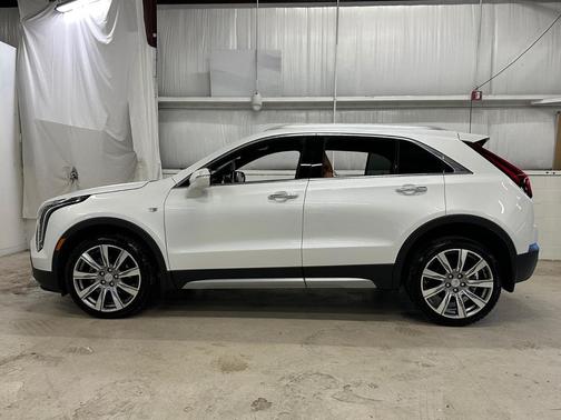Crystal White Tricoat 2023 Cadillac XT4 Premium Luxury