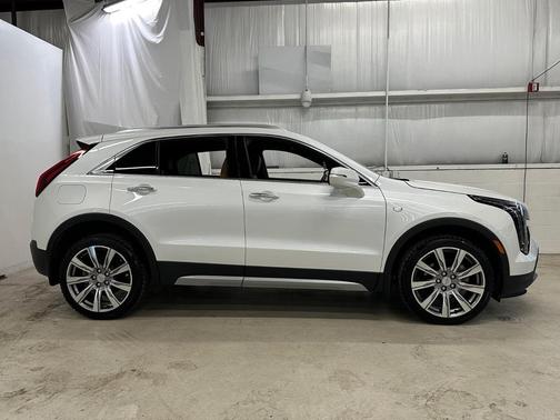 Crystal White Tricoat 2023 Cadillac XT4 Premium Luxury