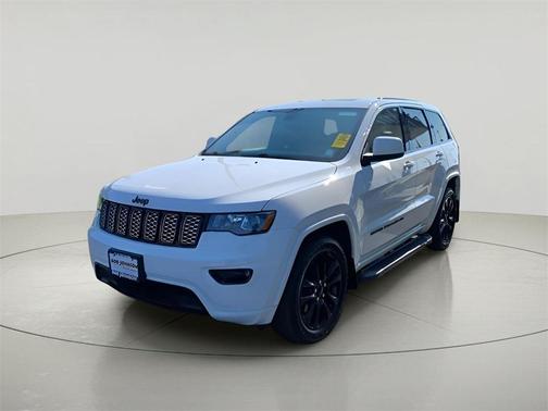 2022 Jeep Grand Cherokee Laredo
