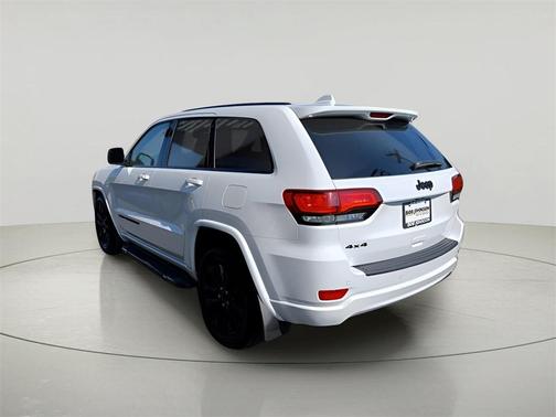 2022 Jeep Grand Cherokee Laredo
