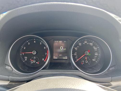 2018 Volkswagen Passat 2.0T SEL Premium