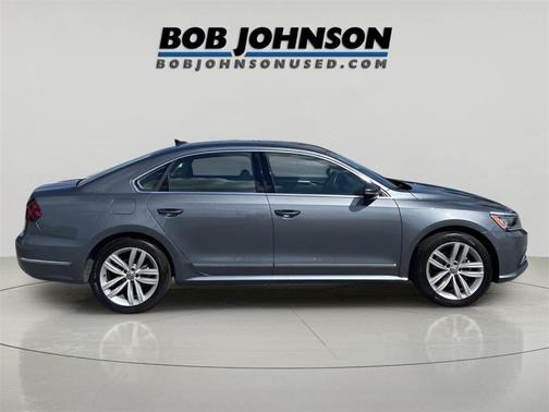 2018 Volkswagen Passat 2.0T SEL Premium