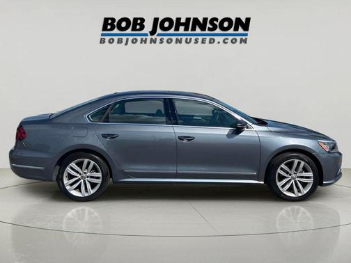 2018 Volkswagen Passat 2.0T SEL Premium