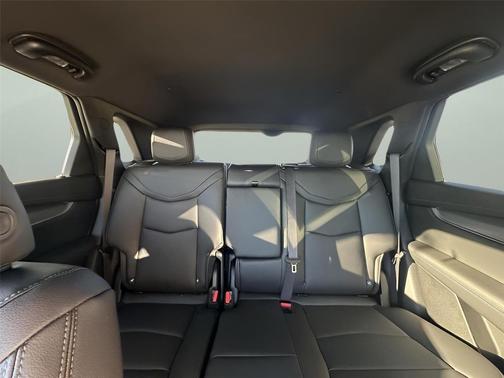 Argent Silver Metallic 2025 Cadillac XT5 Luxury