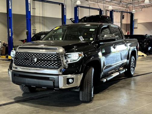 Midnight Black Metallic 2018 Toyota Tundra SR5