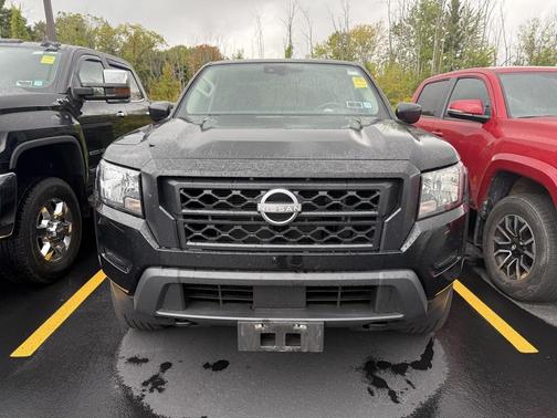 2022 Nissan Frontier S