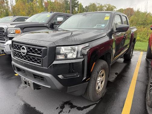 2022 Nissan Frontier S