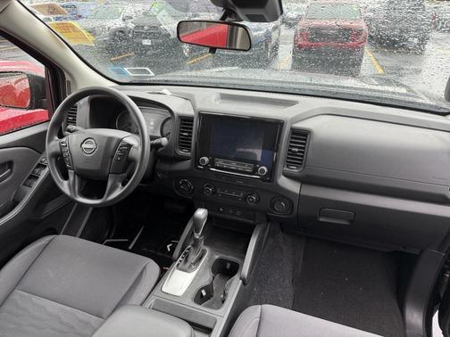 2022 Nissan Frontier S