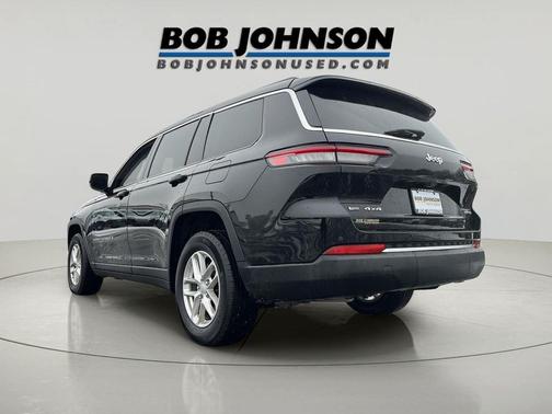 Diamond Black Crystal Pearlcoat 2021 Jeep Grand Cherokee L Laredo