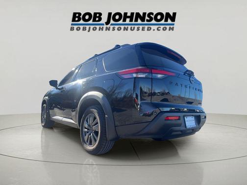 2024 Nissan Pathfinder SV 4WD