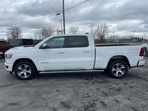 Bright White Clearcoat 2023 RAM 1500 Laramie
