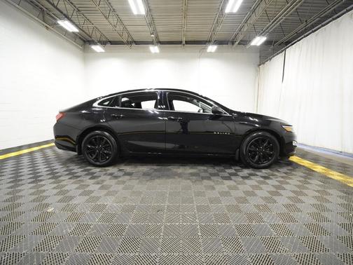 Mosaic Black Metallic 2019 Chevrolet Malibu LT
