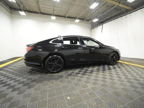 Mosaic Black Metallic 2019 Chevrolet Malibu LT