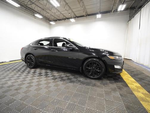 Mosaic Black Metallic 2019 Chevrolet Malibu LT