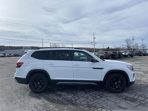 2025 Volkswagen Atlas 2.0T Peak Edition