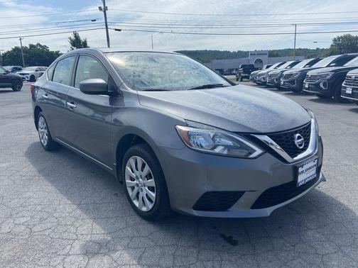 Gun Metallic 2017 Nissan Sentra SV